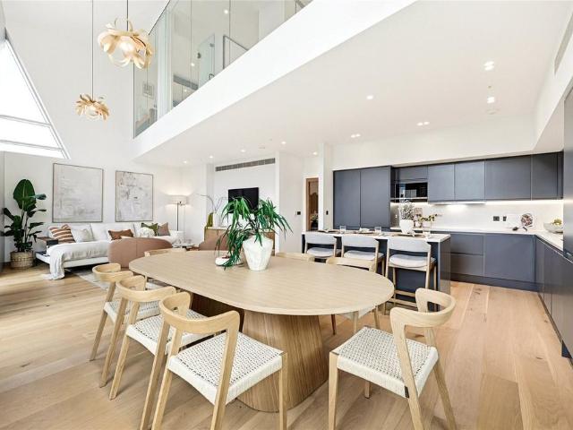 Flat for sale in Seven Dials, Bloomsbury