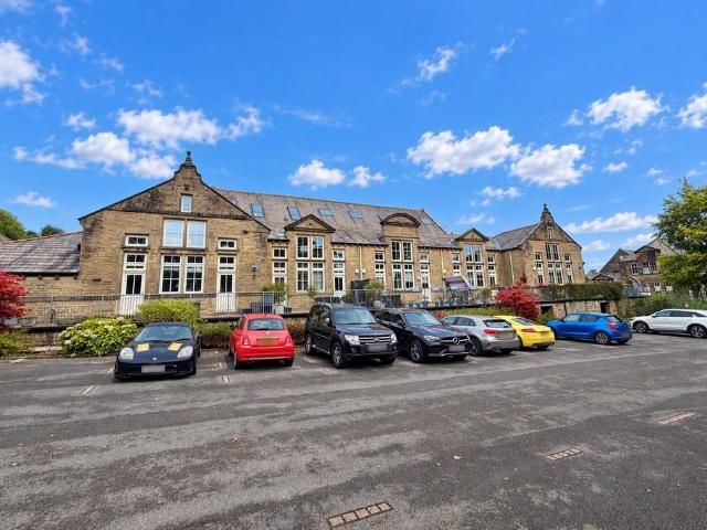 Flat for sale in Haworth Brow, Bradford