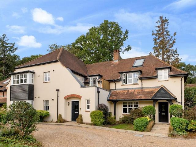 Flat for sale in East Horsley, Guildford