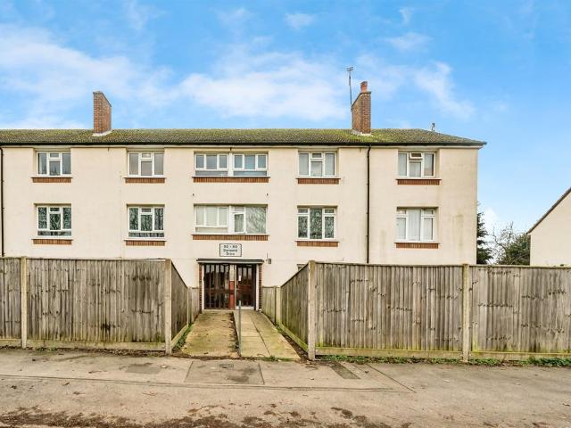 Flat for sale in Slough