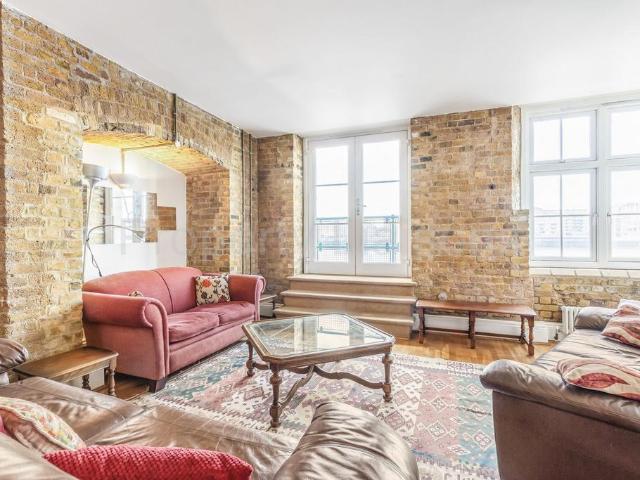 Flat for sale in Rotherhithe, Isle Of Man