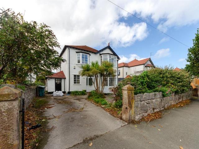 Flat for sale in Rhos-on-Sea, Colwyn Bay