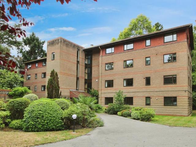 Flat for sale in Branksome Park, Branksome