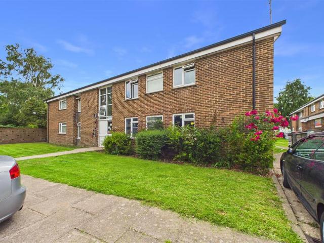 Flat for sale in Chichester, Littlecote