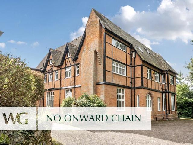 Flat for sale in Watergate, Devon