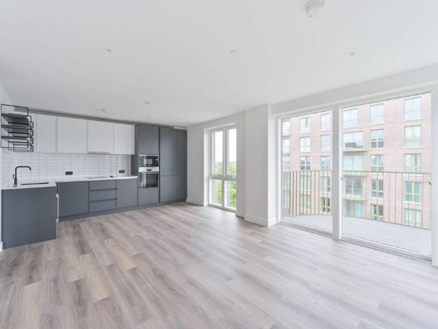 Flat for sale in Blackheath Royal Standard, Greater London