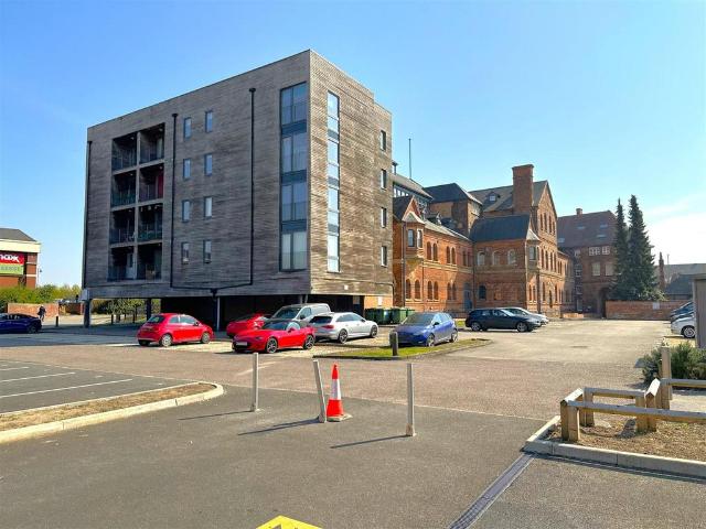 Flat for sale in Alverton, East Midlands