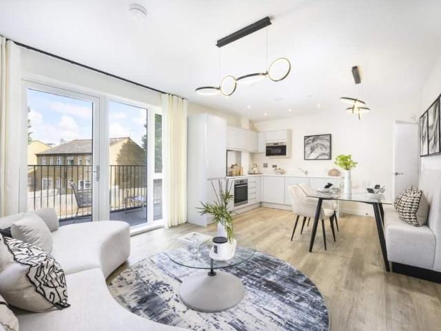Flat for sale in Barnet Vale, Greater London