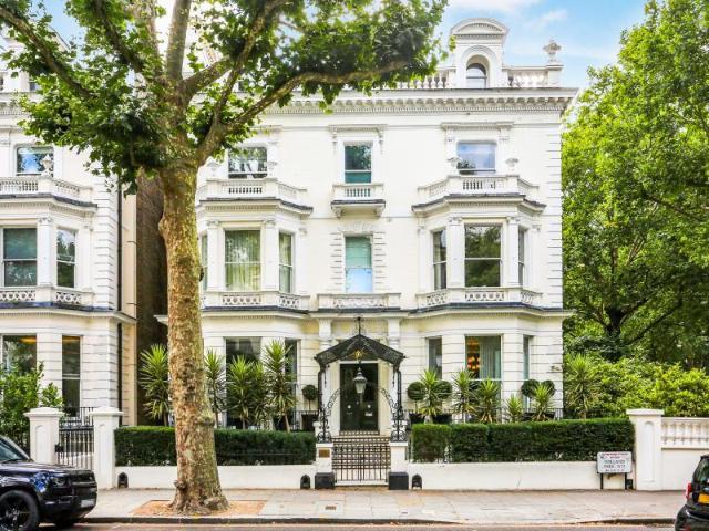 Flat for sale in Notting Hill, Greater London
