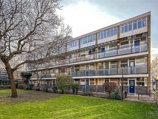 Flat for sale in Pimlico, Greater London