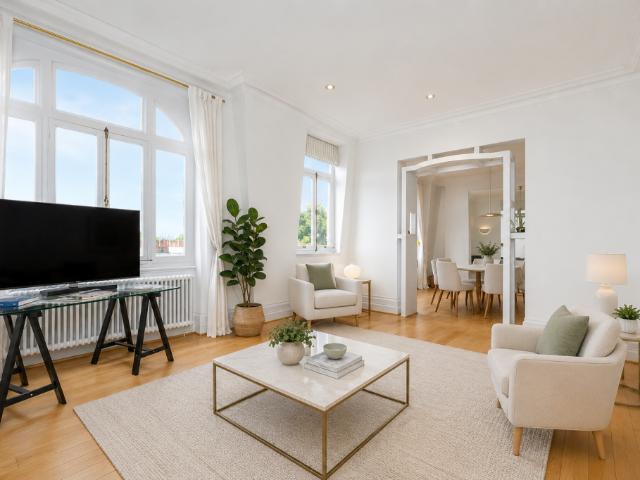 Flat for sale in Earl's Court, Greater London