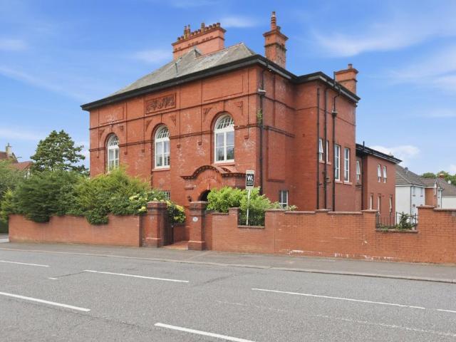 Flat for sale in Potterhill, Glenburn