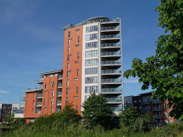 Flat for sale in Maidenhall, Key Street