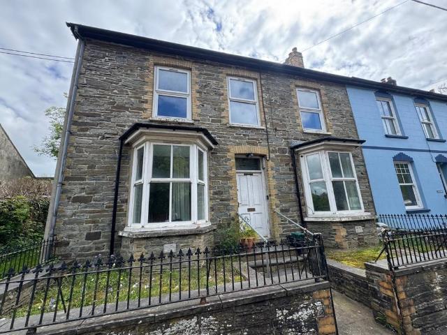 Flat for sale in Wales