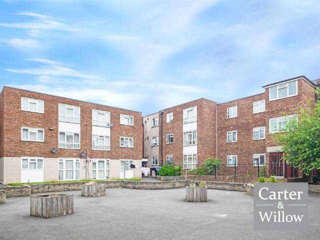 Flat for sale in Dagenham, Isle Of Man