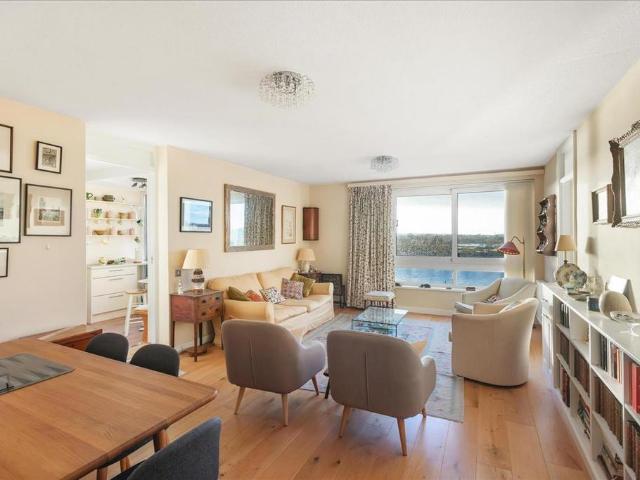 Flat for sale in Hammersmith, Greater London