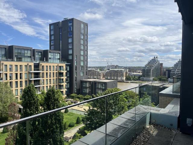 Flat for sale in Fulham, Greater London
