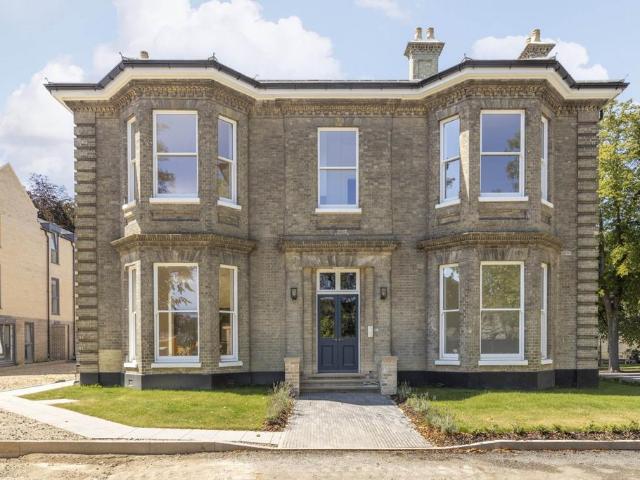 Flat for sale in East Bank, Norfolk