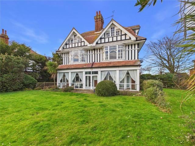 Flat for sale in Walton, Eastbridge