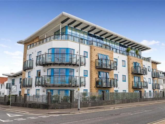 Flat for sale in Kursaal Estate, Alton Barnes