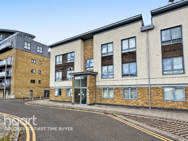 Flat for sale in Hythe, Fordham Heath