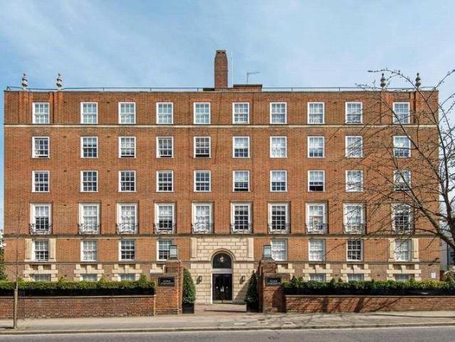 Flat for sale in St. John's Wood, Greater London