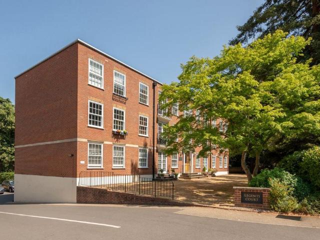 Flat for sale in Whiteley Village, Blackhills