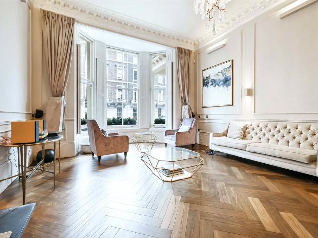 Flat for sale in South Kensington, Isle Of Man
