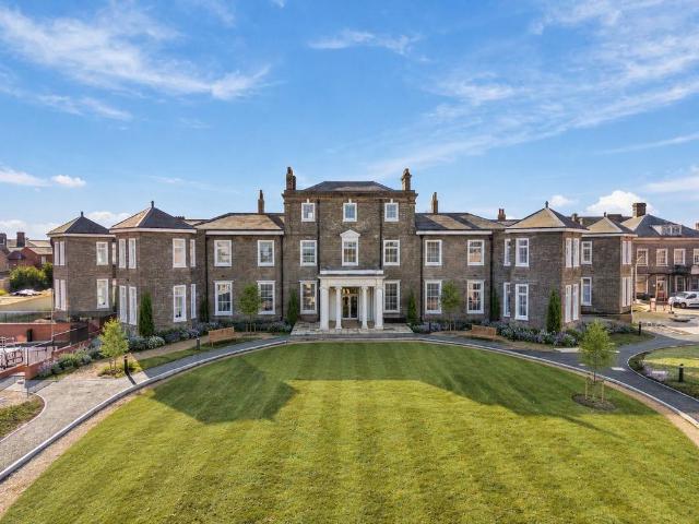 Flat for sale in Colchester, Essex