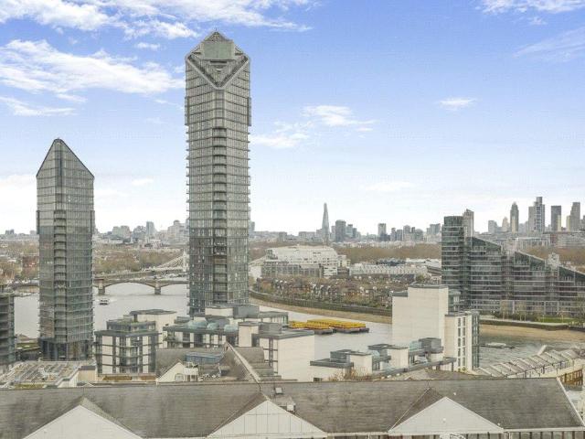 Flat for sale in Greater London