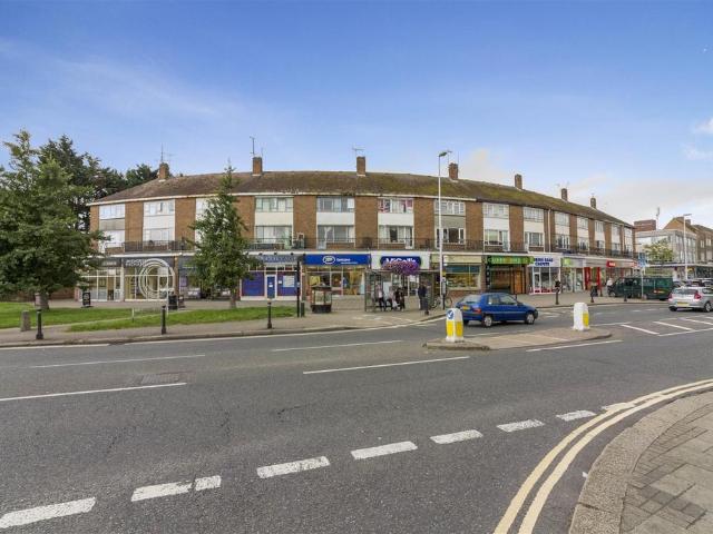 Flat for sale in West Worthing, Worthing