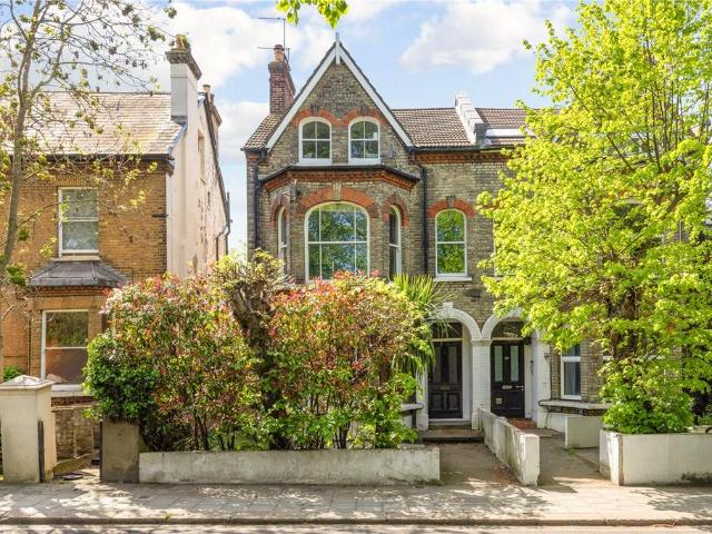 Flat for sale in Loughborough Junction, Greater London