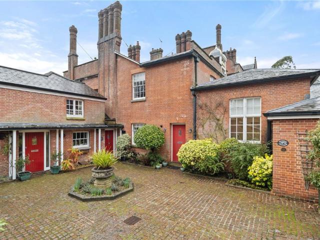 Flat for sale in Uckfield, Cross In Hand