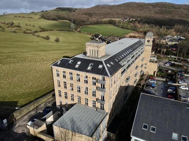 Flat for sale in Elland, West Yorkshire