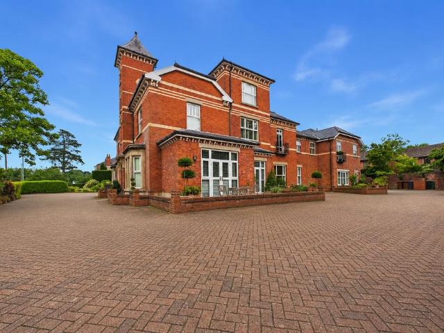 Flat for sale in Congleton