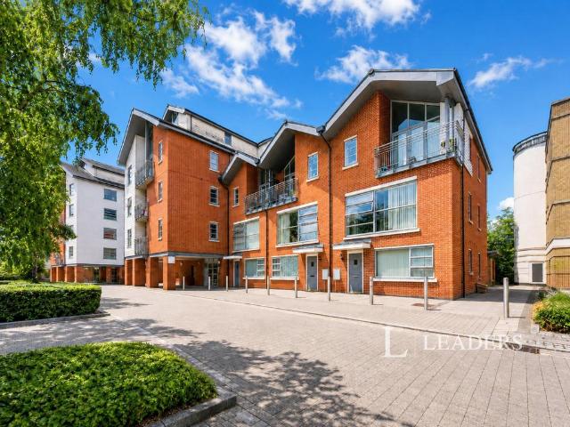 Flat for sale in Fordham Heath, Essex