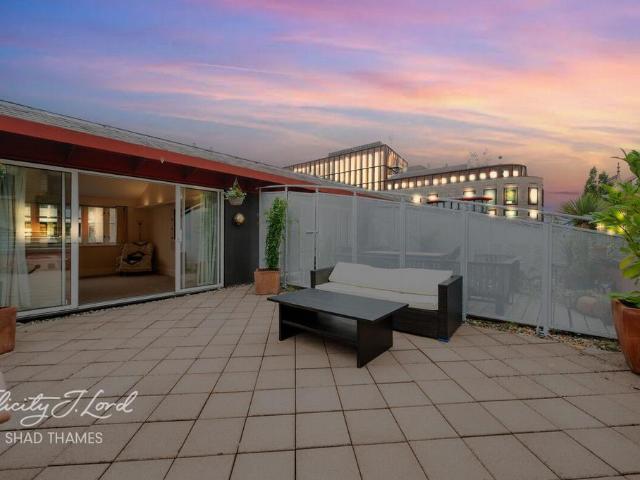 Flat for sale in Bermondsey, Greater London