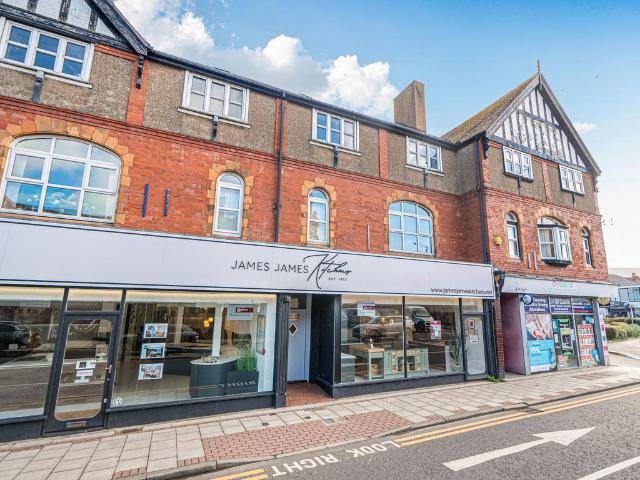 Flat for sale in Grange, West Kirby