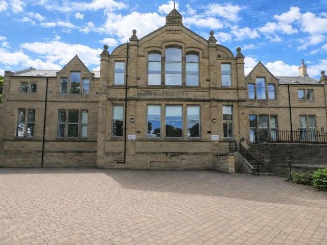 Flat for sale in Broad Folds, Clayton