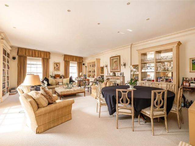 Flat for sale in Marylebone, Greater London