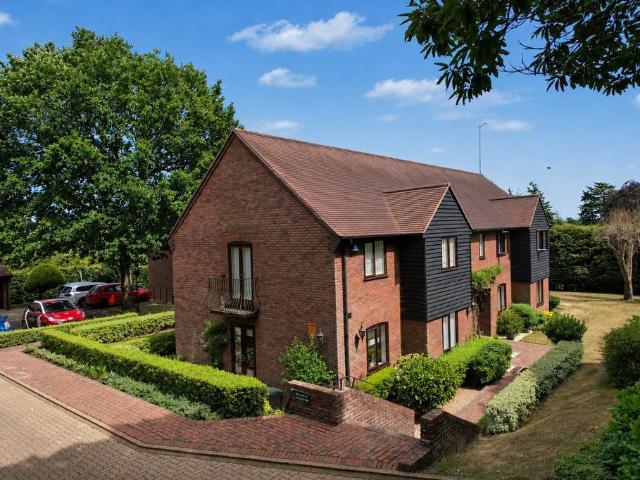 Flat for sale in Waverley Estate, Fole
