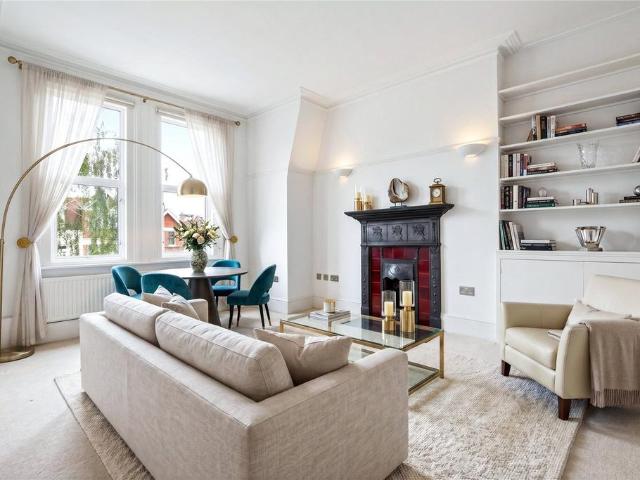 Flat for sale in West Hampstead, Greater London