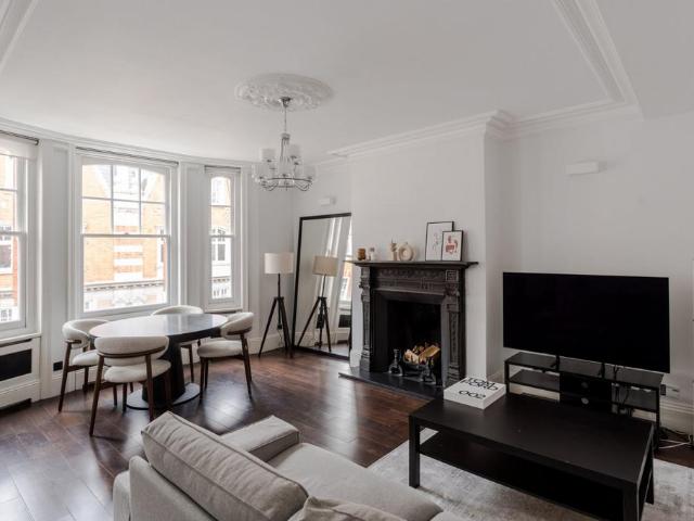 Flat for sale in East Marylebone, Marylebone