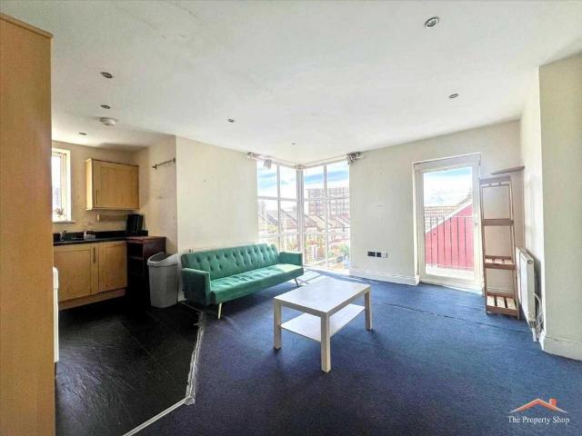 Flat for sale in Cricklewood, Greater London