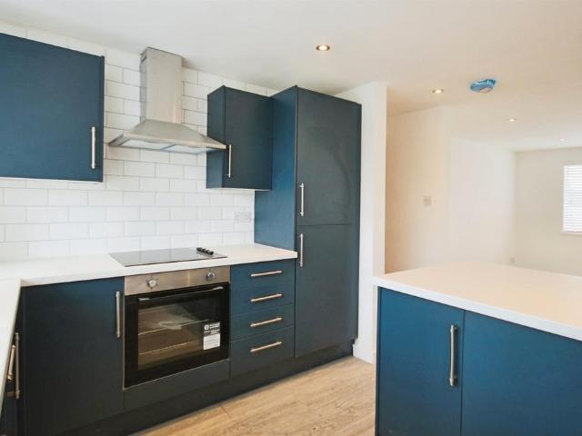Flat for sale in Cliff Hill, Warwick