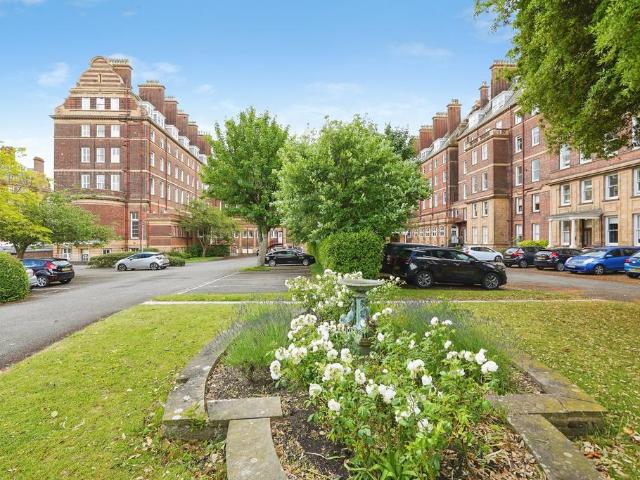 Flat for sale in Folkestone