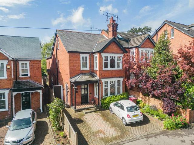 Flat for sale in Reading