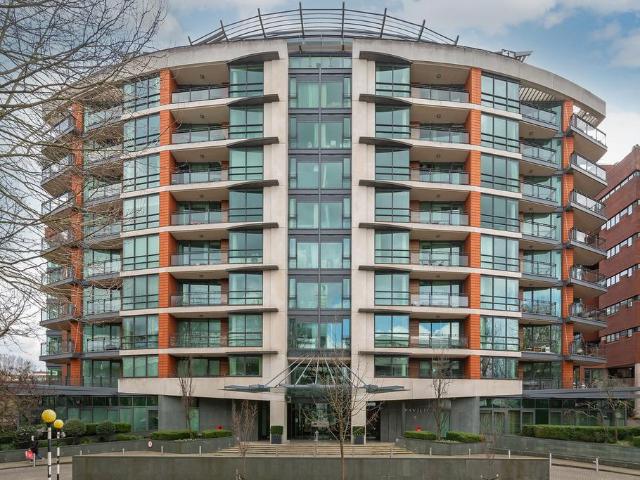 Flat for sale in St. John's Wood, Greater London