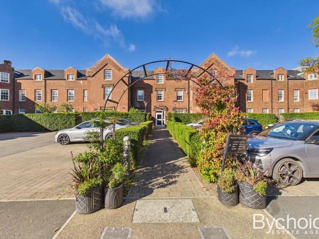 Flat for sale in Sudbury, Babergh