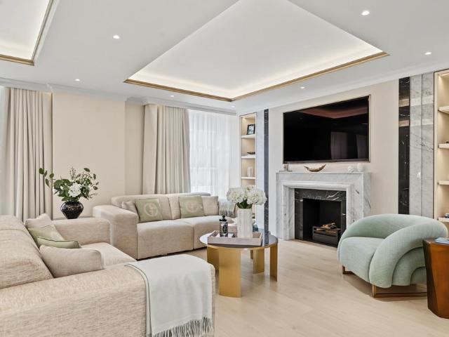 Flat for sale in Marylebone, Greater London